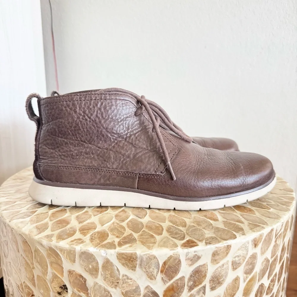 Ugg Freamon Men's Espresso Brown Leather Chukka Boots size 9